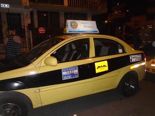 Publicidad de techo en taxi