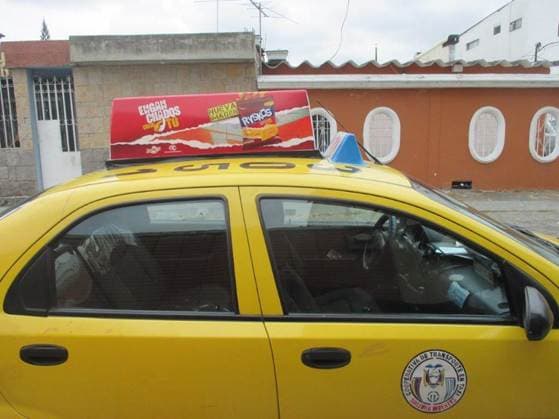Publicidad de techo en taxi sobre Riskos
