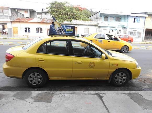 Publicidad de techo en taxi