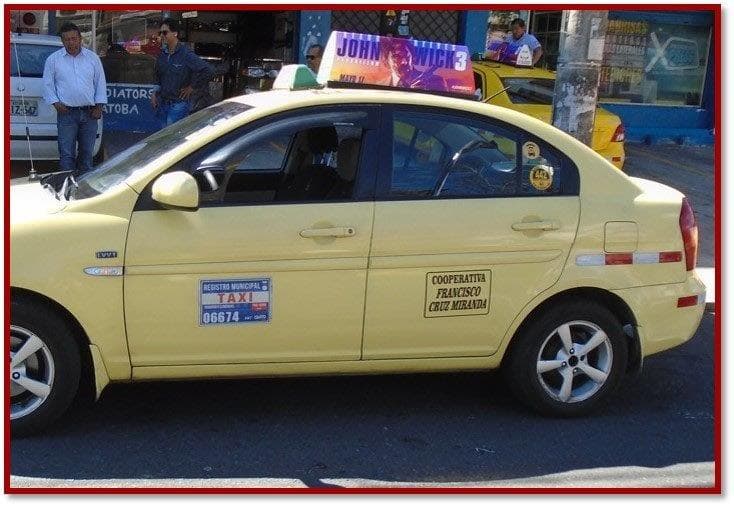 Publicidad de techo en taxi