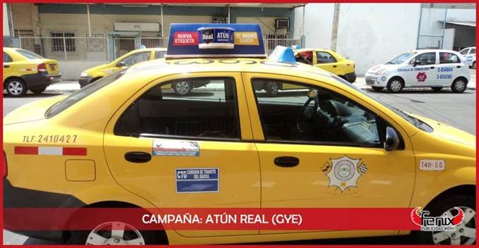 Publicidad de techo en taxi