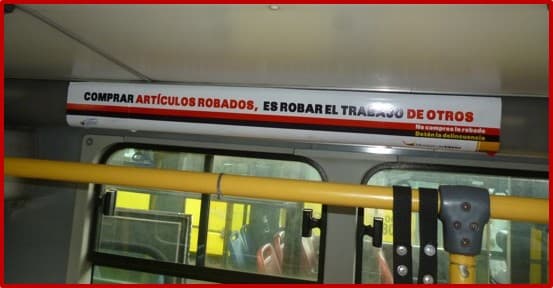 Publicidad interior en bus con mensaje cívico